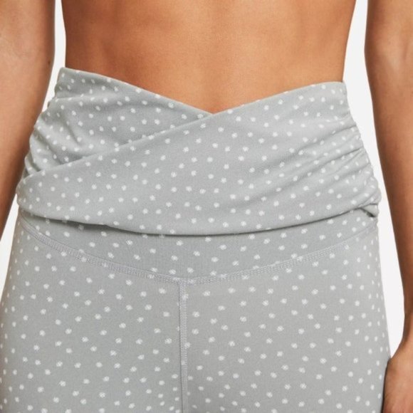 Nike Yoga Dots Twist 7/8 Leggings - Picture 4 of 7